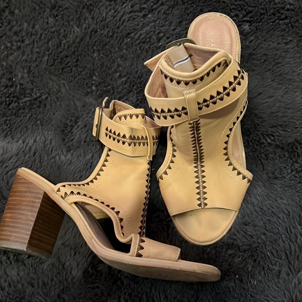 Very volatile Odette sling back block heel . Worn twice